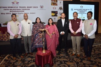 Founder members and Executive Committee members of FHTR with Director, Tourism, Dr. Rashmi Sharma and Principal Secretary, Tourism, Ms. Gayatri Rathore (centre)